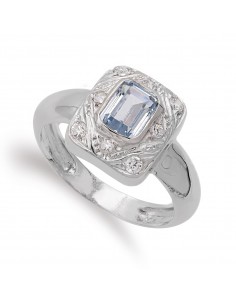 18K SORTIJA ORO BLANCO MOTIVO RECTANGULAR CON AGUAMARINA Y CIRCONITAS. ANCHO: 12 MM