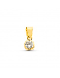 9K COLGANTE ORO AMARILLO CHATON CUADRADO CON CIRCONITA. ANCHO: 4 MM
