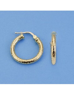 18K AROS HUECOS, PUNTEADOS. 21 X 3 MM.