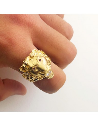 18K SELLO ORO AMARILO CABEZA DE LEON CON CIRCONITA Y OJOS RUBI - ANCHO 23 MM