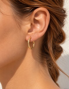 18K AROS ORO AMARILLO HUECOS CUADRADOS 20X2 MM 2
