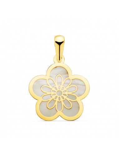 18K COLGANTE AMULETO ORO AMARILLO FLOR CON NACAR 17 X 17 MM