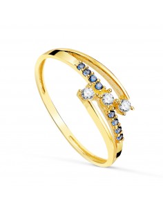 18K SORTIJA ORO AMARILLO CON CIRCONITA AZULES Y BLANCAS. ANCHO: 6MM
