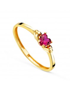 18K SORTIJA ORO AMARILLO CORINDON RECONSTRUIDO CORAZON RUBI 4X4 MM CON GALLONES. C. AMOR